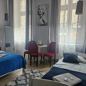 Albergue Deja Vu, Varsóvia